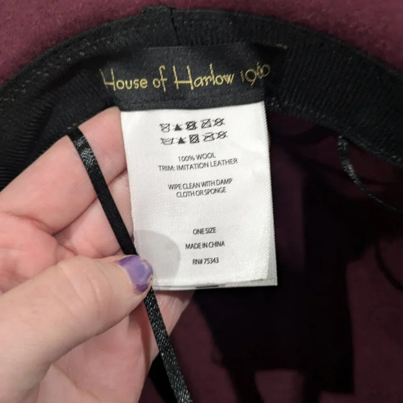 House of Harlow 100% Wool Hat Maroon and Black - Picture 5 of 11